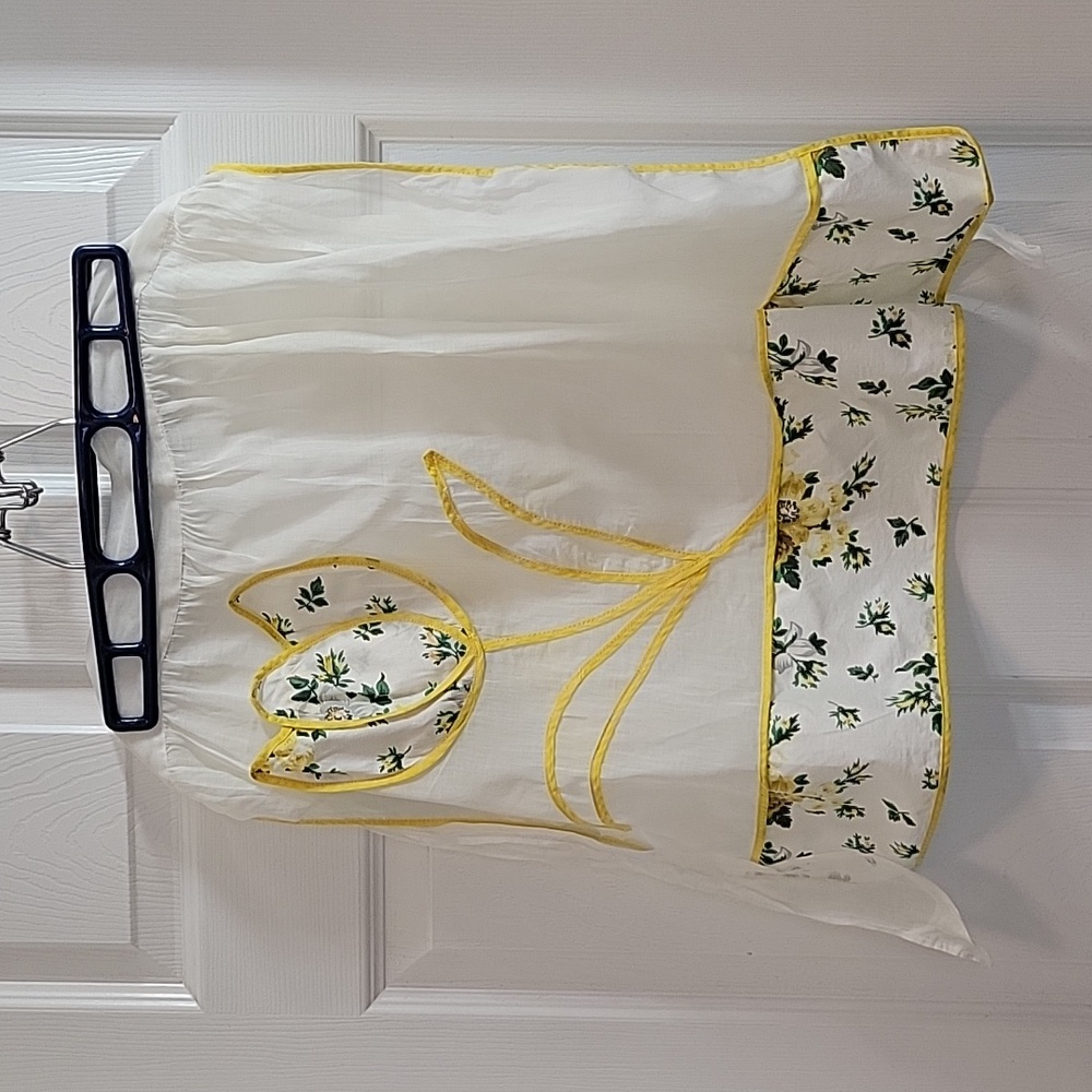 Mid Century Sheer Apron. Yellow Floral Trim. No Stains.  See Photos For Flaws.